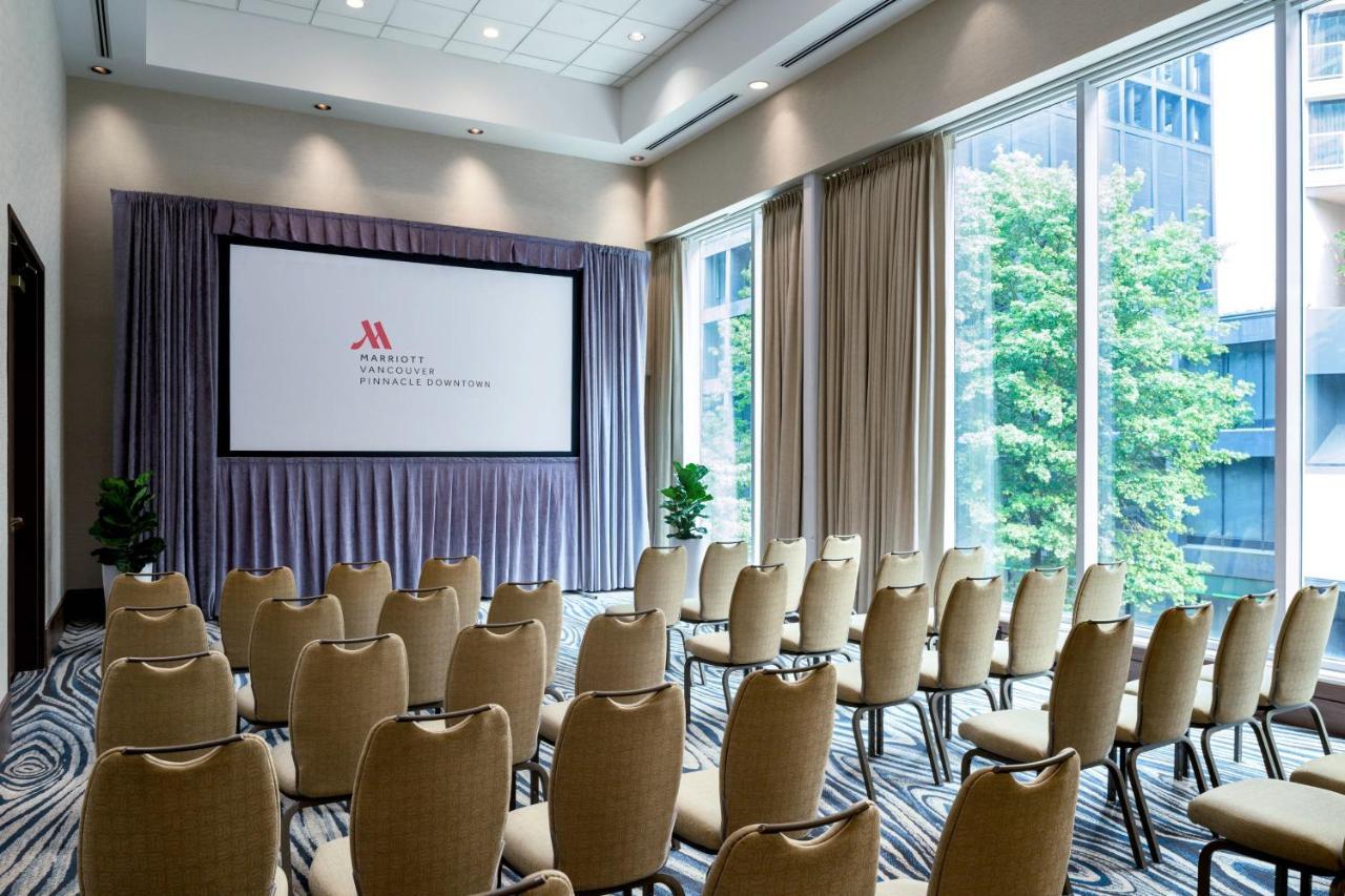 Vancouver Marriott Pinnacle Downtown Hotel Bagian luar foto